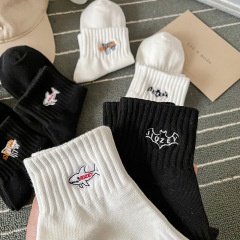 Black and White Socks for Men, Japanese Style Short Socks with Embroidery, Cotton Mid-Calf Socks, Korean Version, Instagram Street Fashion, Sweat Absorbent Mid-Calf Socks