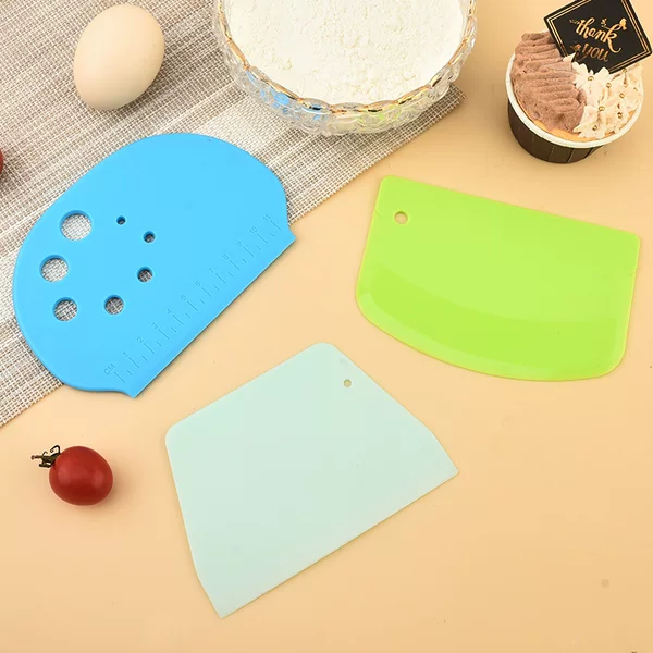Spot Wholesale Plastic Scraper 3-Piece Set Cake Scraper Kitchen Baking Utensils Household Baking Scraper