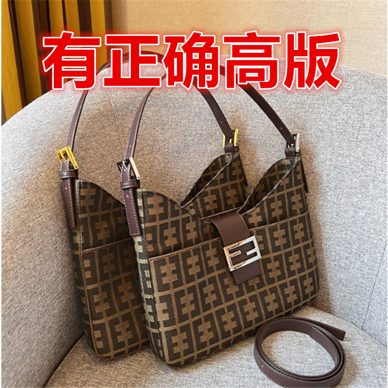 F Spring and Summer New Vintage Embroidered Old Flower Ancient Bag Women's Underarm Crescent Bag Cow Horn Middle Ancient Bag Bagel for Women
