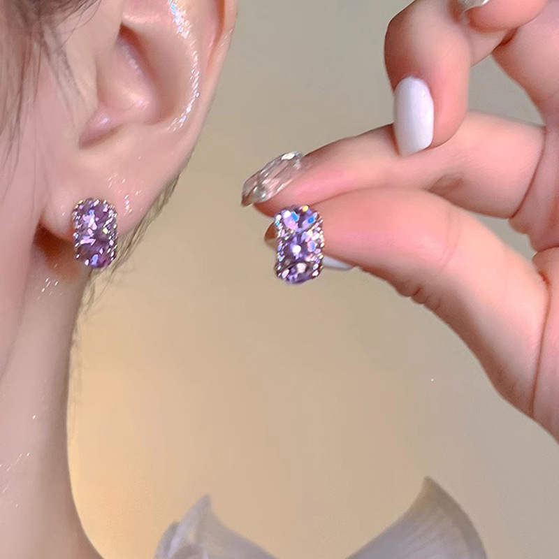 Diseño de nicho de alta gama borla larga sin orejas clip de oreja elegante estilo occidental de las mujeres cara-mirando pequeños nuevos pendientes de moda