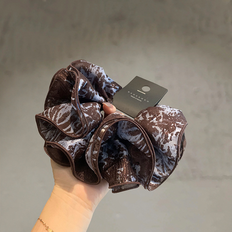 Kórejská retro gumička do vlasov scrunchie s modrým gradientom_voghion.com