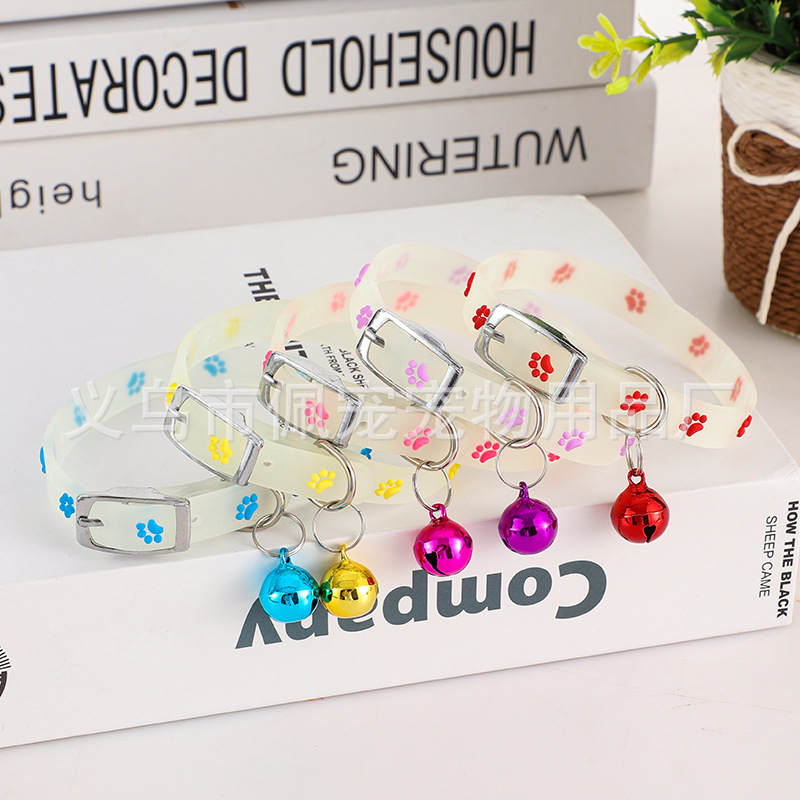 Nuevo collar de silicona fluorescente para gatos perros perros collar de luces nocturnas para viajar por la noche a prueba de pérdida de fabricantes en stock