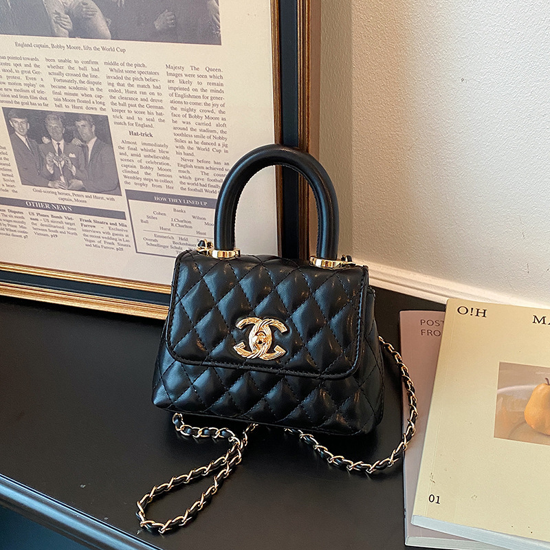 Cross-Border Trendy Fashion High-Value Chain Small Square Bag for Women, New Stylish Versatile Mini Handbag and Crossbody Bag for Commuting Cross-Border Trendy Fashion High-Value Chain Small Square Bag for Women, New Stylish Versatile Mini Handbag and Crossbody Bag for Commuting