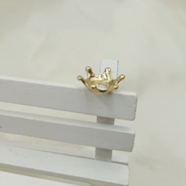 Golden hexagonal pendant
