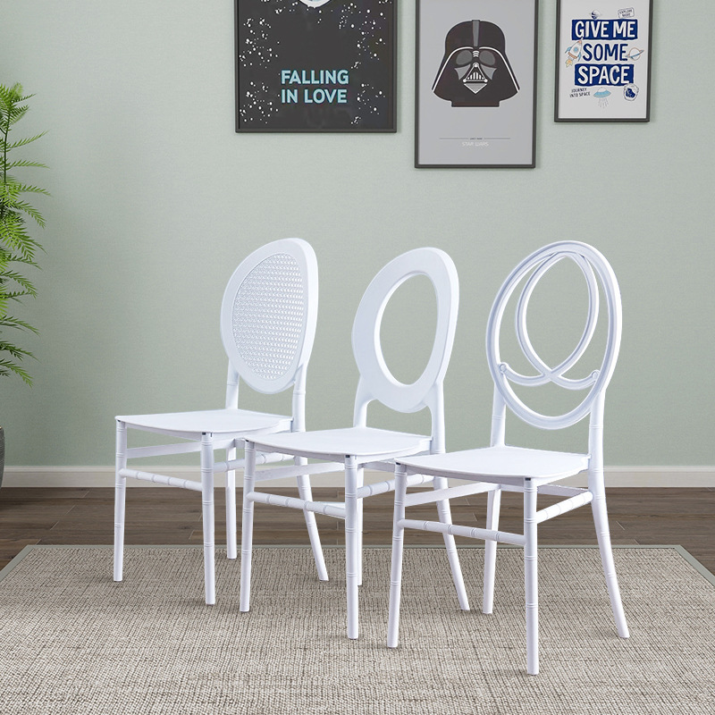 Fabricantes de sillas de bambú, césped al aire libre para bodas, sillas de comedor, sillas de plástico casuales, sillas blancas PP