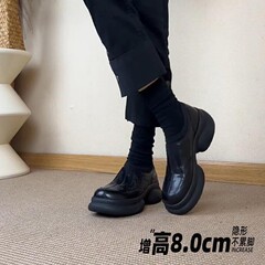 黒の厚底インヒールレディーススリッポン、小柄な女性向けローファー、レトロプラットフォームシューズ、厚底ヒールアップ