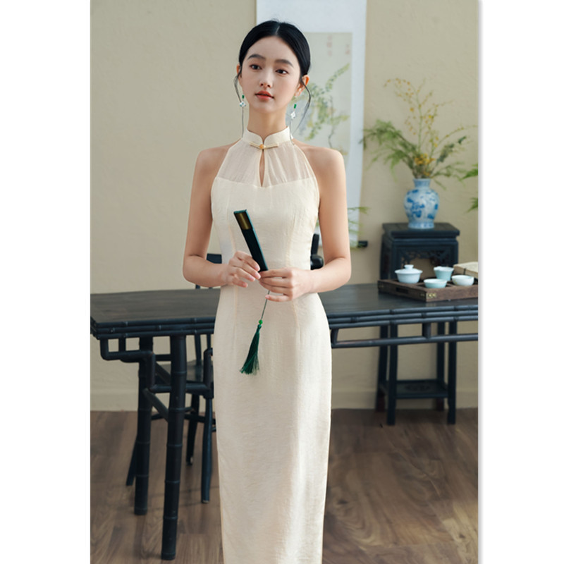 現代時尚年輕少女款天絲提花旗袍2024春夏新款掛脖露肩性感旗袍裙