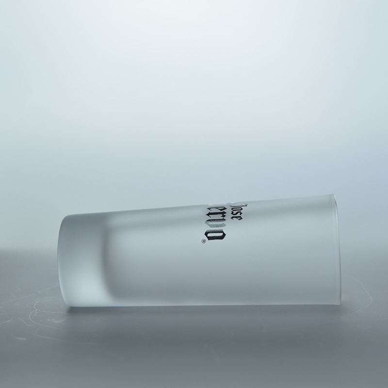 Cross-Border Nuevo esmerilado copa de vino esmerilado titular de la pluma espíritus vidrio recto pequeño logotipo de la taza de vino al por mayor