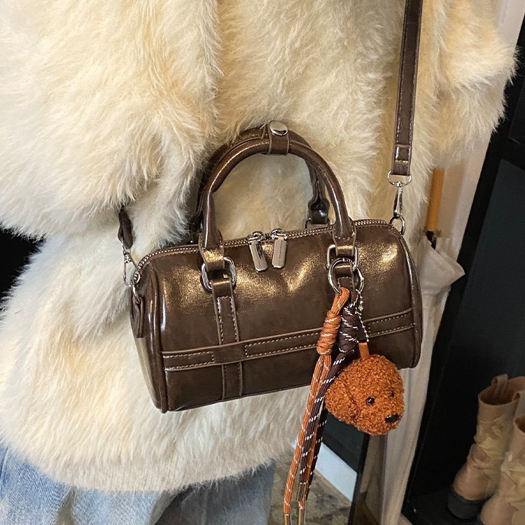 Casual Retro Bowling Bag For Women 2025 Winter New Arrival Handbag Textured Shoulder Bag European & American Style Large Capacity Bag - Thumbnail 3