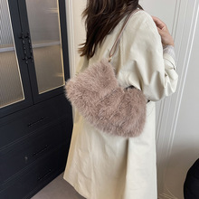 秋冬仿毛毛绒单肩包女可爱少女心风手提包时尚潮流高级质感腋下包