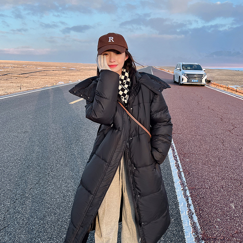 Chaqueta de algodón de pluma larga para mujeres 2025 invierno nueva chaqueta de algodón explosivo sobre la rodilla gruesa chaqueta de algodón negro de tamaño grande image 2