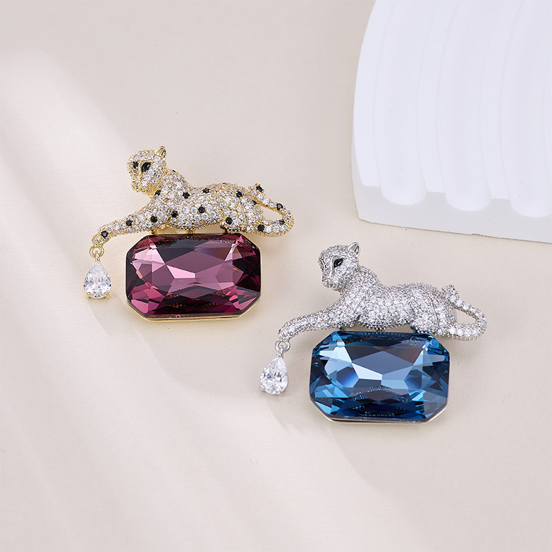 Exquisite Crystal Leopard Brooch Fashion Accessory For Men Women_voghion.com