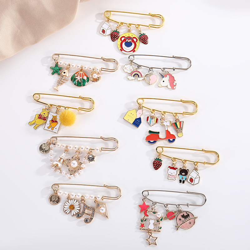 Personalized Pearl Brooch Cartoon Metal Badge Ins Pendant Waist Pin Clothing Decoration Accessory Fun Suit Accessory