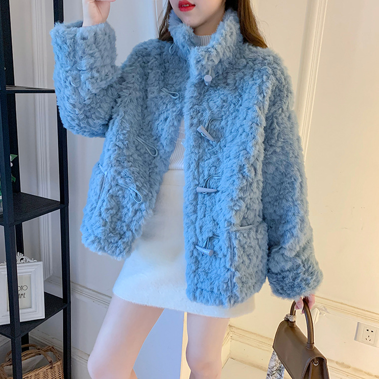 Horn Button Cashmere Outwear for Women, Short Thickeneded Fur All-In-One Woolen Outwear for Small People, Winter 2025 New Style