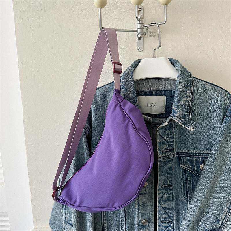 Nueva bola de masa femenina 2023 otoño marea bolsa de hombro simple moda nylon tela deportes mensajero bolsa