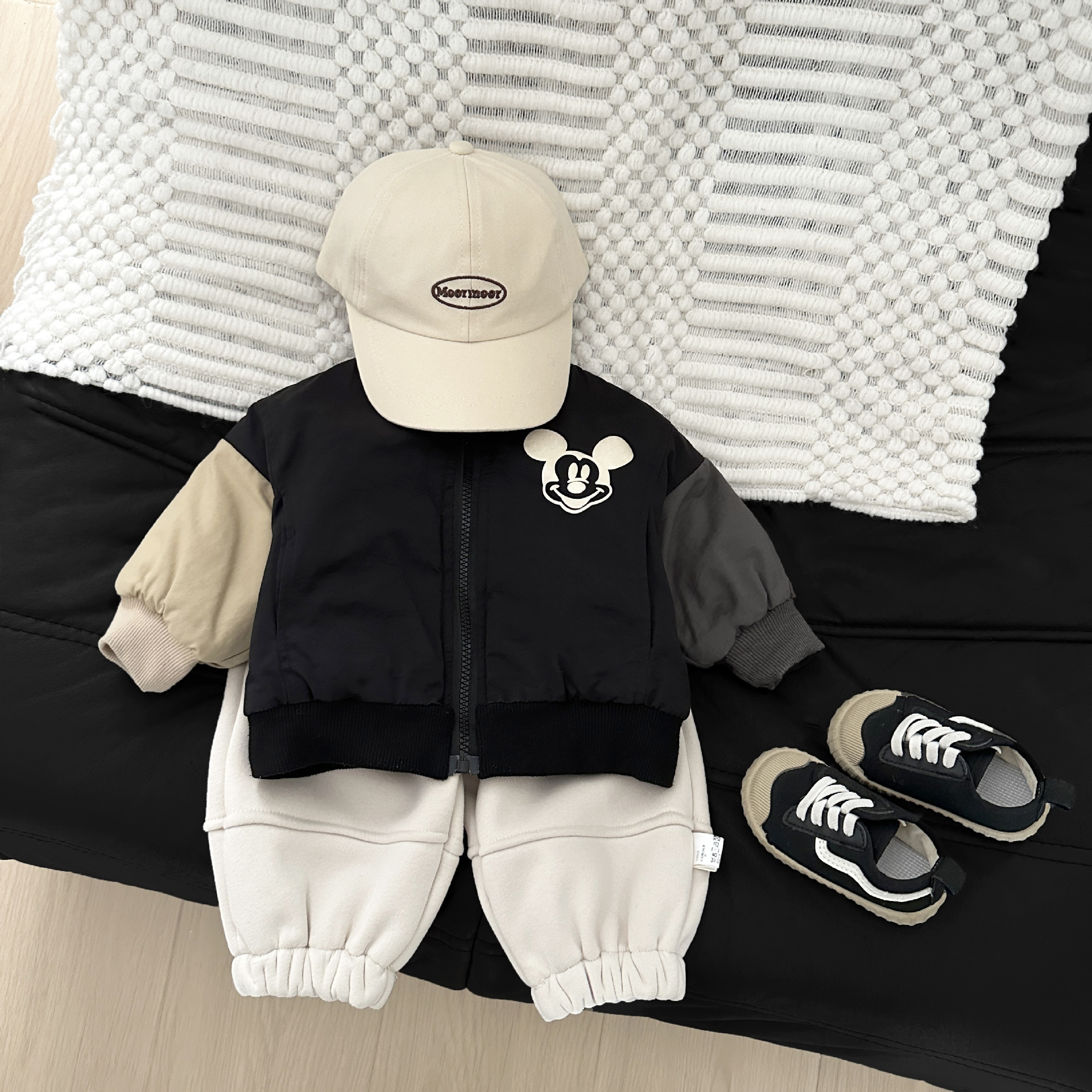 Ropa de algodón de invierno para niños frescos y guapo, chaqueta de moda para niños, abrigo de algodón caliente para bebés.