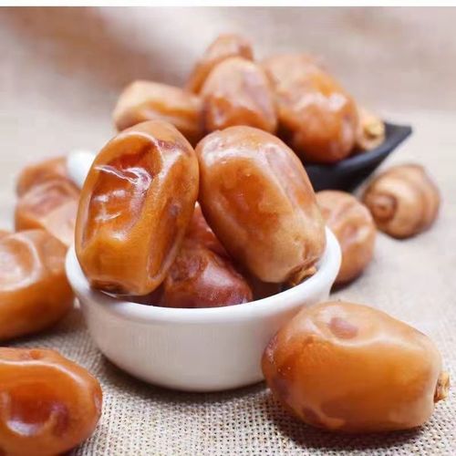 New Arrival Iraq Golden Milk Aromatized Dates Large Dates Authentic Golden Iranian Pregnancy Snack Wholesale