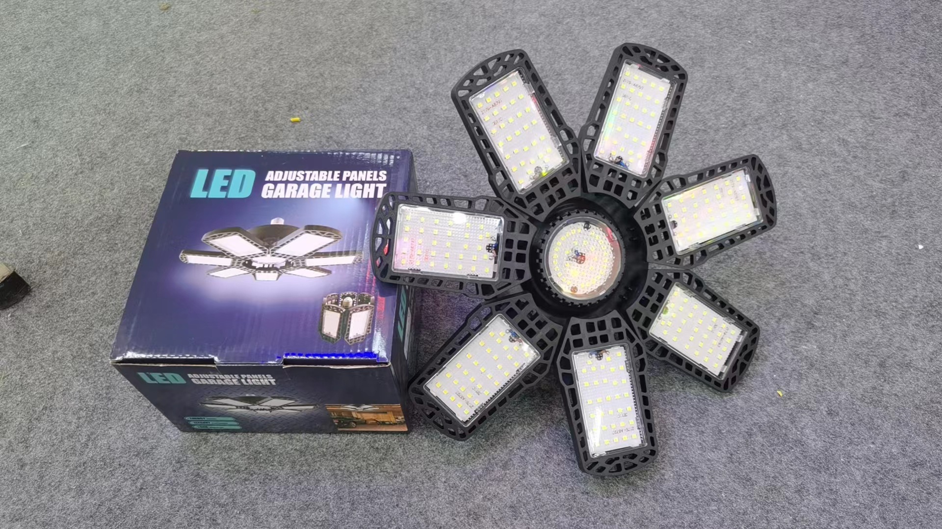 Luz LED plegable para garaje y taller