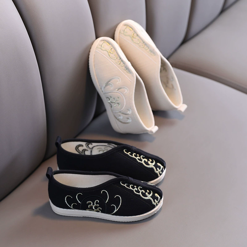 Мальчики вышитые производители обуви поставляют холст обычные толстые Цветочные сухожилия сплошной цвет Весенняя повседневная обувь