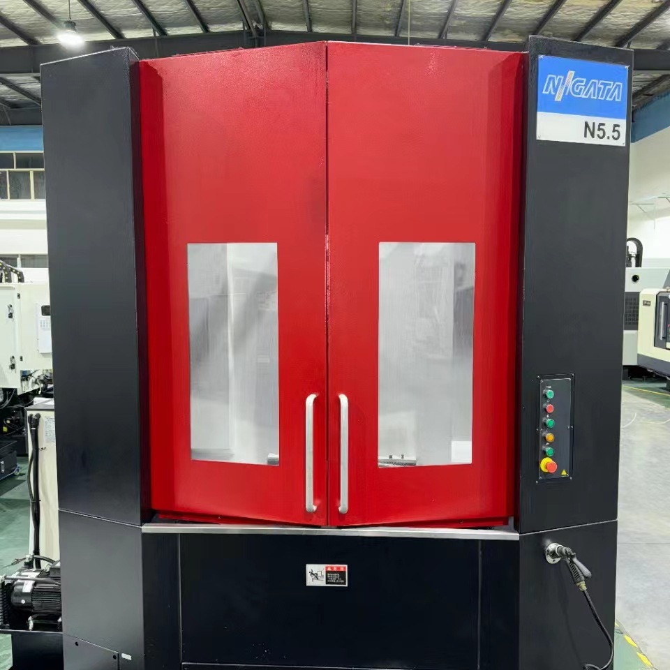 出售二手新泻N5.5双工作台卧式加工中心BT50主轴锥度