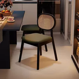 实木床;桌类、茶几;餐椅