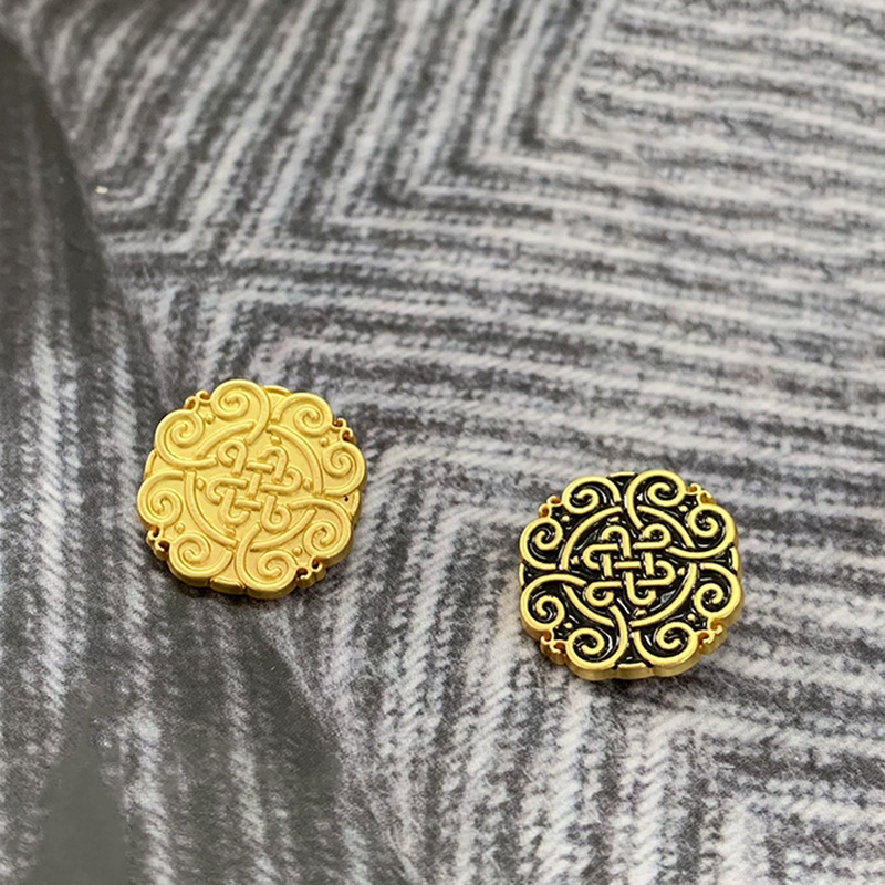 Buckle top shaped hand stitched Chinese cheongsam Chinese Tang suit metal buckle wholesale men's and women's decorative waistcoat button knot