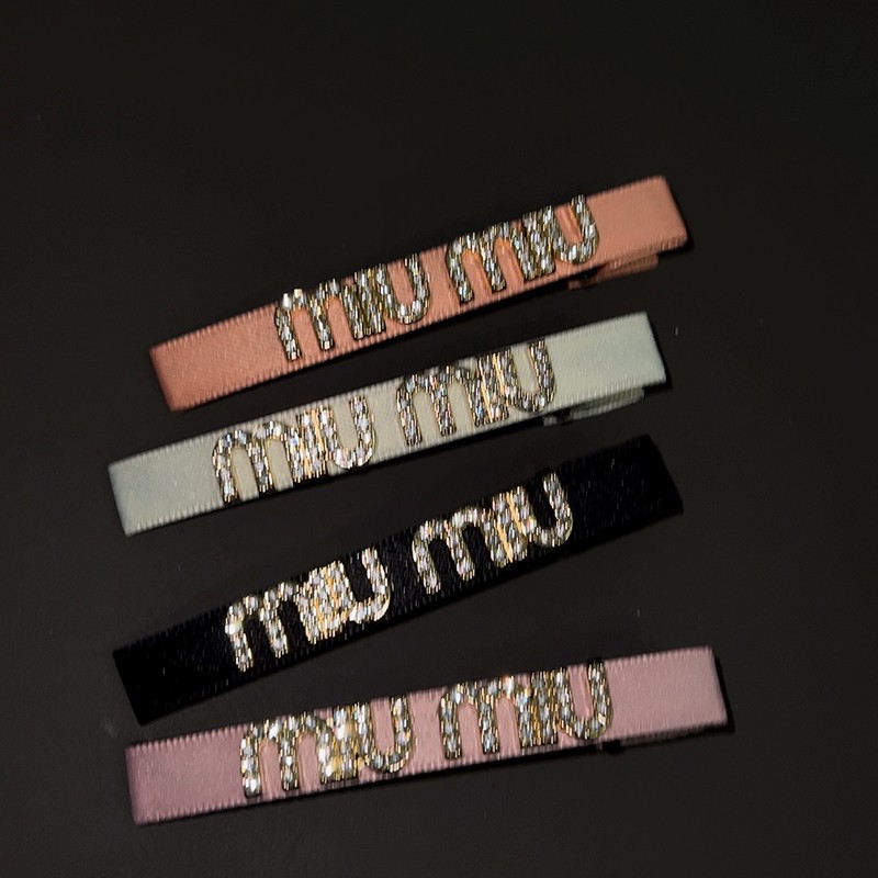 蜜桃甜妹~緞面字母鴨嘴一字夾碎髮夾劉海側邊夾百搭可愛甜美髮飾