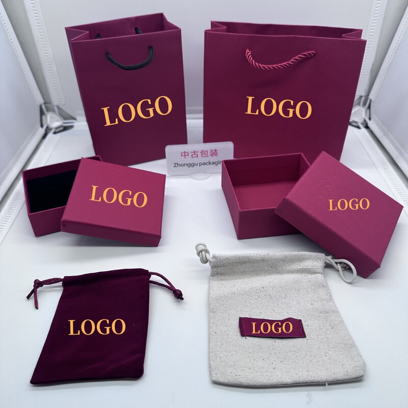 V home jewelry box Warren home bracelet necklace earrings jewelry universal letter gift box handbag flannel bag manufacturers V home jewelry box Warren home bracelet necklace earrings jewelry universal letter gift box handbag flannel bag manufacturers