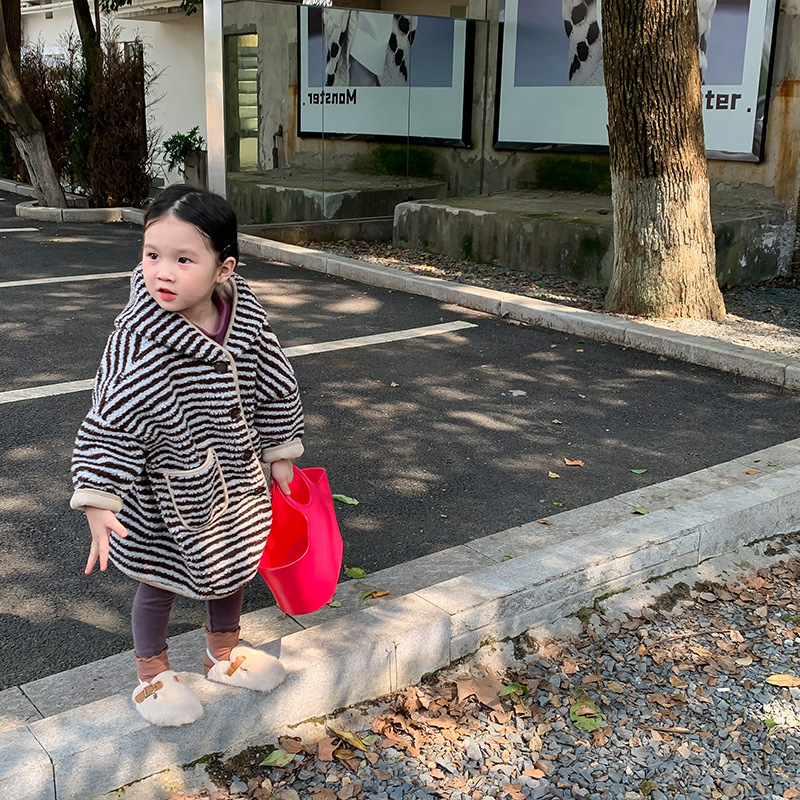 Title 10, Casaco infantil com capuz listrado de lã de cor...