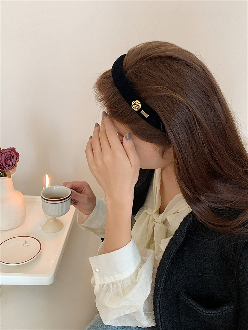 Cerchietto con camelia stile francese nero accessorio capelli_voghion.com