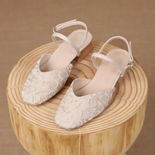 夏季新款韩版浅色缎面时装女凉鞋包头后空一字扣方跟低跟凉鞋