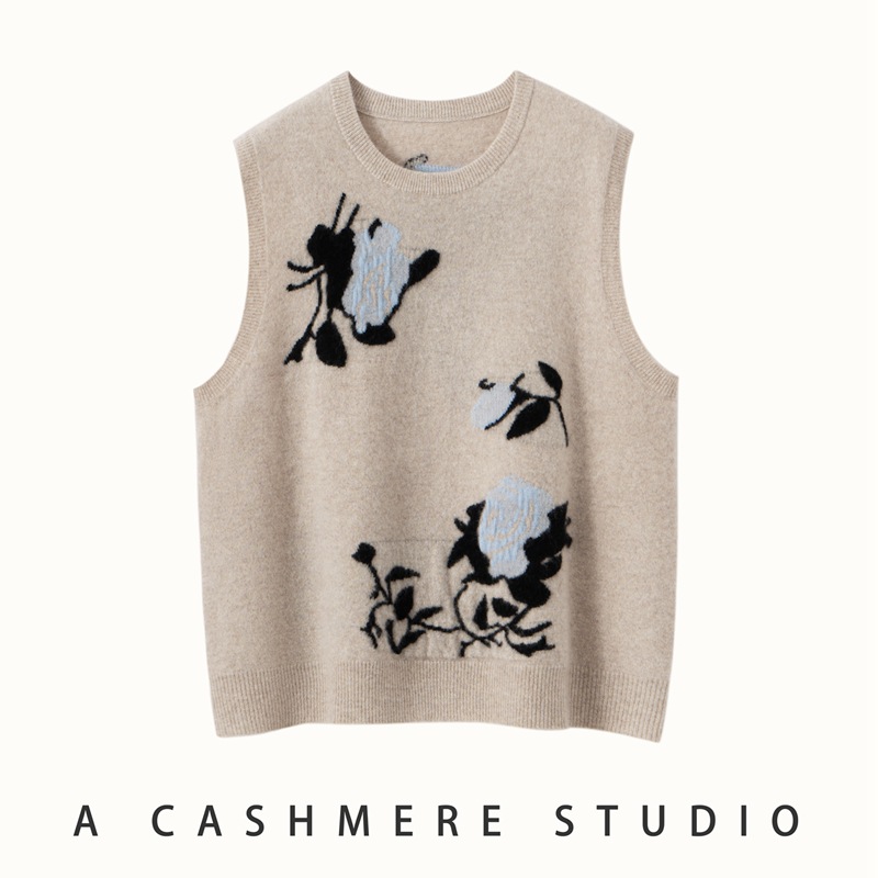 High-Quality Summer Women's Front and Rear Rose Embroidery Sleeveless Wool Round Neck Button Vest with Flower Design