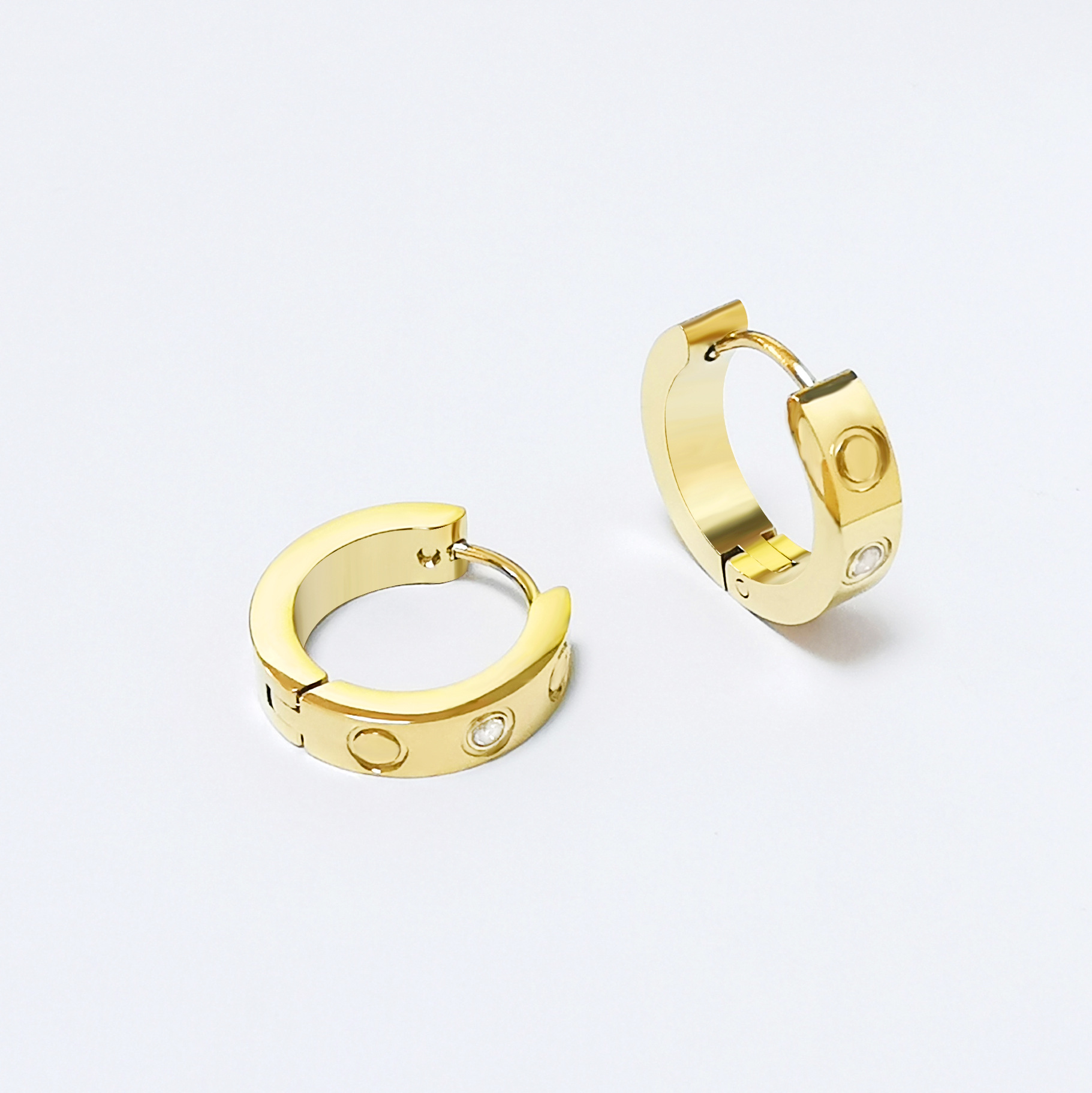Clamp earrings-with diamonds-gold