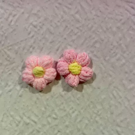 Little puff-pink yellow heart