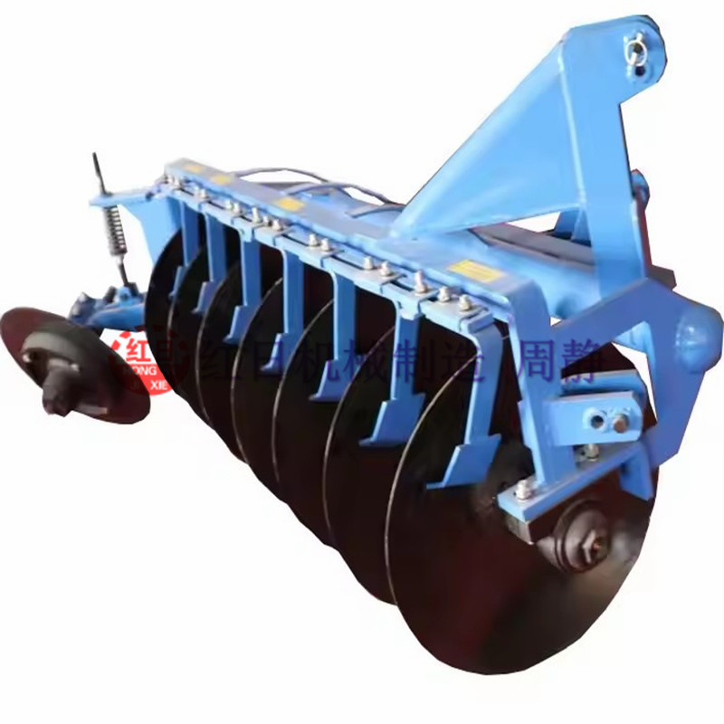 圆盘犁工作视频   农业机械水田圆盘犁   东南亚拖拉机挂接圆盘犁