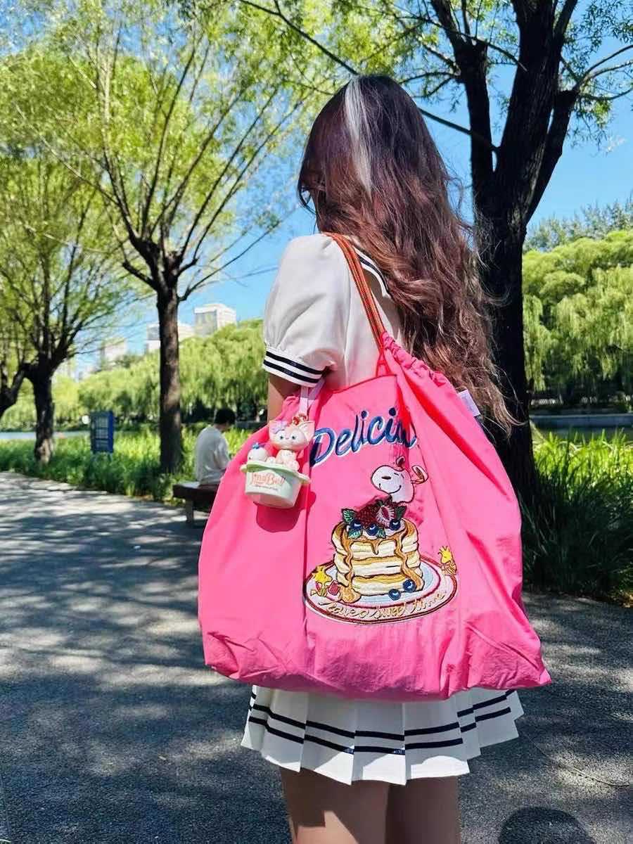 핑크 스누피 케이크