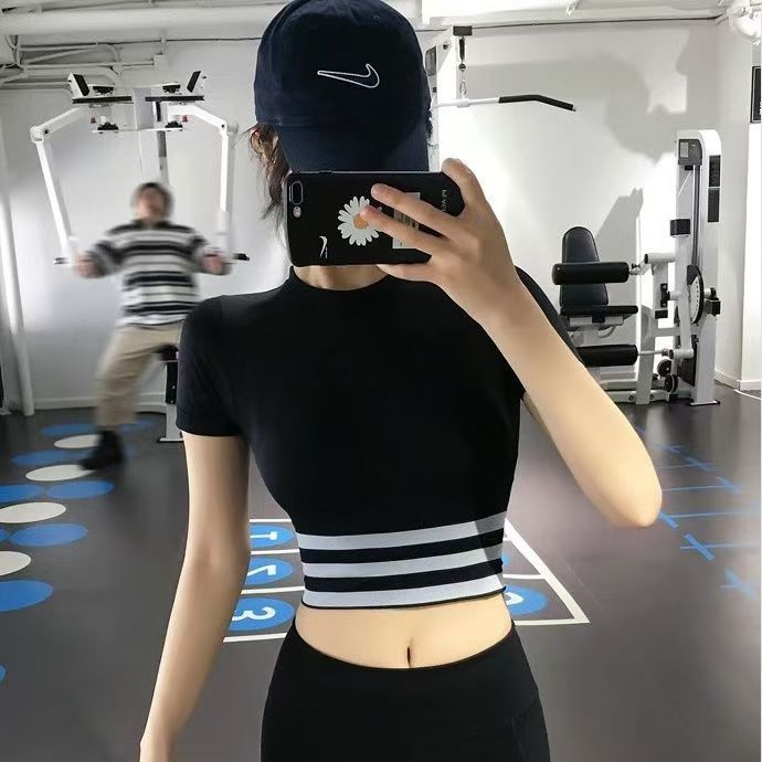 Deporte a rayas de manga corta elástico corredor corredor seco rápido camiseta de acondicionamiento físico umbilical ropa de yoga corta verano
