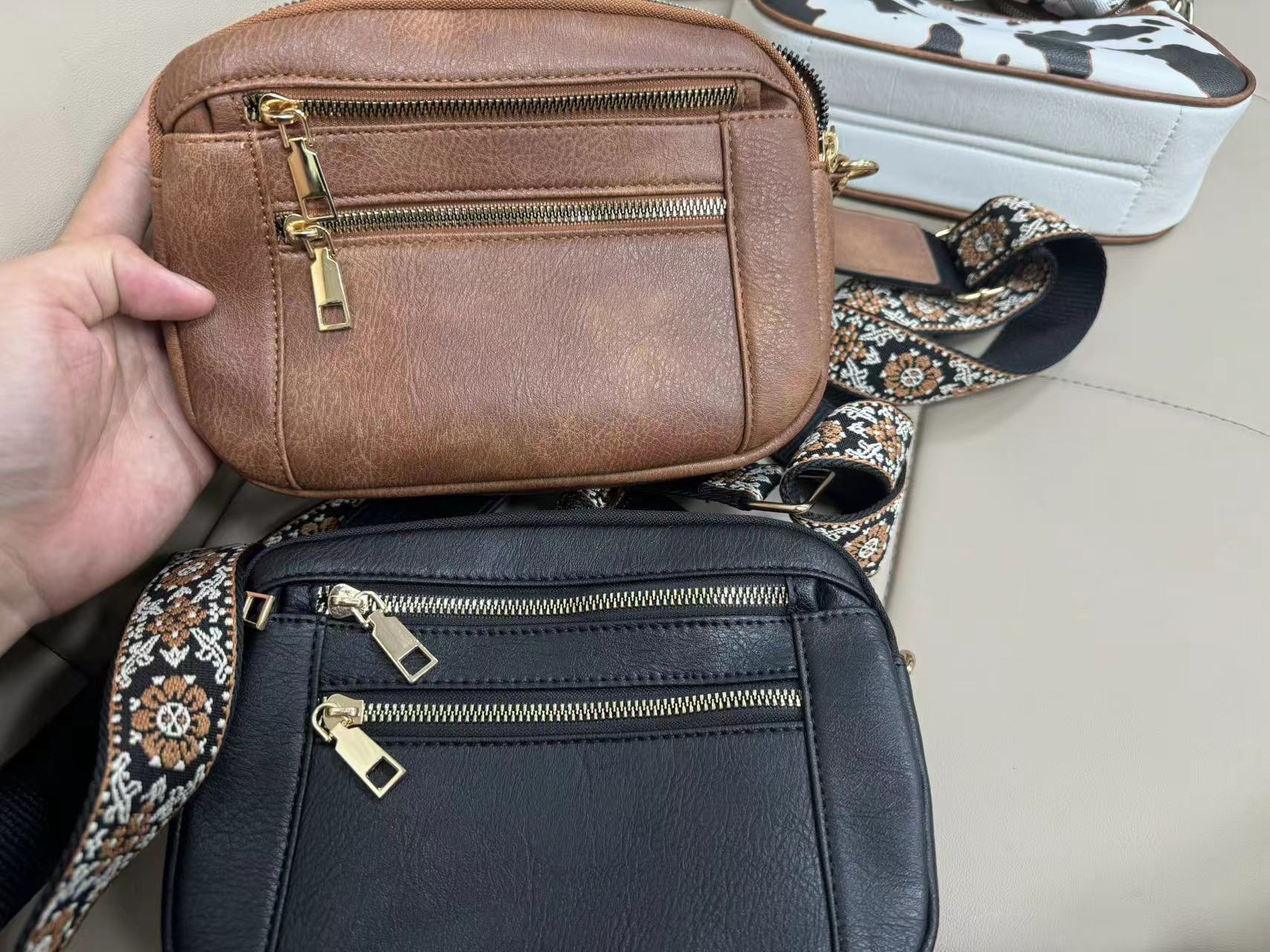 Women's Small Pu Leather Cow Pattern Color Block Plaid Classic Style Square Zipper Crossbody Bag display picture 3