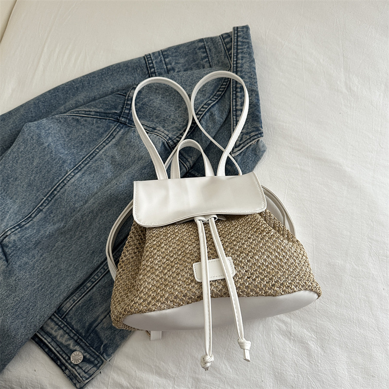 Mochila de viaje ligera para mujeres 2024 nueva moda de verano mochila de paja tejida casual mochila de mano