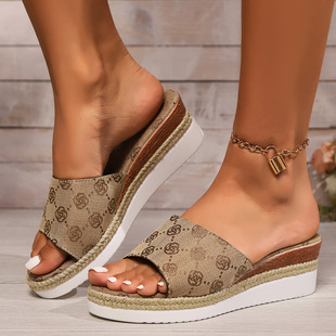 Slippers���Q��a�����ЬŮ�⴩2025���¿�С÷��һ���¸�����Ь