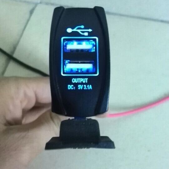 Switch Type Dual USB Car Charger, USB Car Charger 1111