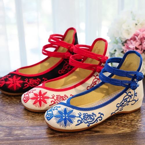 Low-heeled shoes, blue and white porcelain shallow mouth tendon bottom embroidered cloth women's shoes, mother's shoes dance