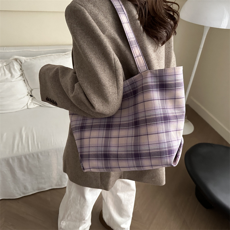 Bolsos nuevos de otoño e invierno, bolsos portátiles de gran capacidad simples, bolsos de hombro y axilas de todos los partidos, bolsos de hombro, bolsos de mujer