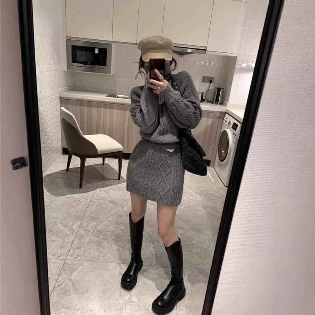 Весенне-осенний винтажный вязаный комплект для женщин 2025 года: модный короткий топ на молнии и полуюбка, плотный двухслойный комплект.