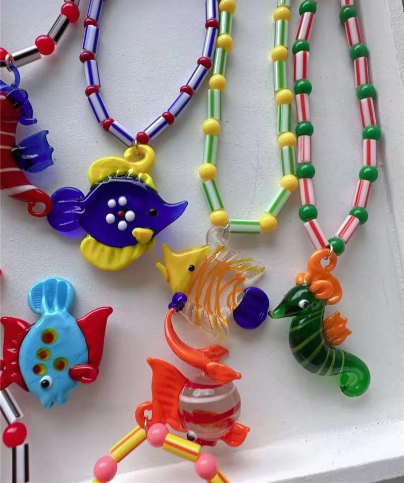 20g Weight Resin Pendant Material Pendant Necklace Classification Resin Chain Material Beaded Chain Chain Type 1 Piece Quantity Party, Street Occasion Resin Material Fish Pattern All Seasons Season Women's Gender Cartoon Style, Cute Style Cartoon Style Cute Fish Resin Beaded Chain Beaded Necklaces Wholesale 无