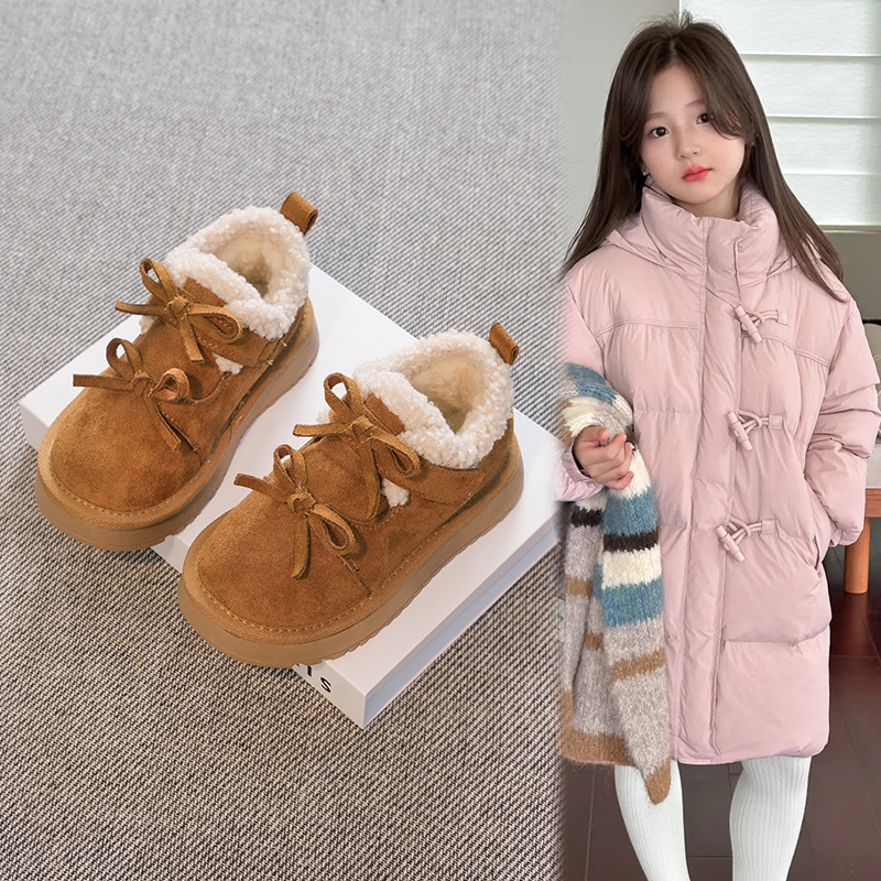 Zapatos de algodón para niñas y veludo para niños calentados zapatos de nieve de invierno 2026 nuevos zapatos de moda de invierno para bebés de niñas