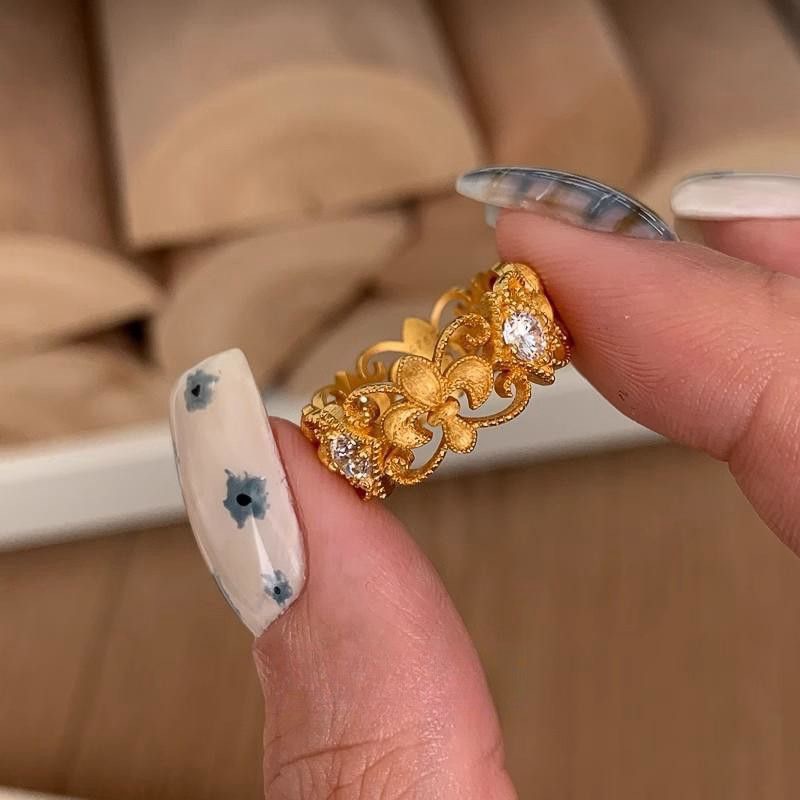 Palace Style Retro Medieval Flower Lace Hollow Iris Ring Women's Light Luxury High-End Index Finger Ring Live Broadcast Wholesale