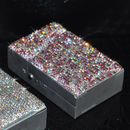 Estuche de Cigarrillos de Lujo Ligero con Incrustaciones de Diamantes para Mujer, Encendedor Electrónico a Prueba de Viento con Diamantes, Juego de Regalo de Cigarrillos para Comercio Exterior Transfronterizo