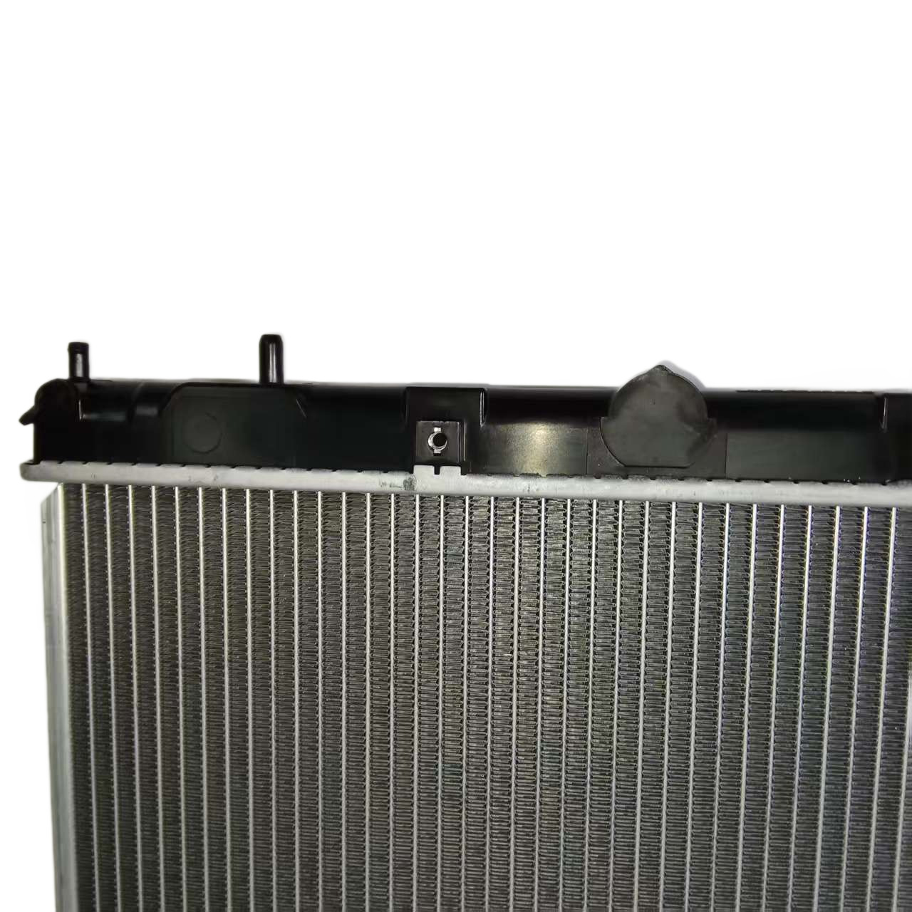Suitable for 2003-2008 Southeast Lingshuai 1.6L Radiator Water Tank Parts Model Mr845793