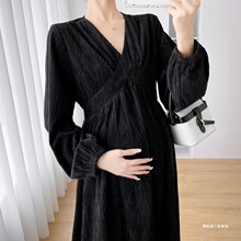孕妇秋装连衣裙2025新款韩版时尚款领潮妈宽松中长款显瘦裙子冬